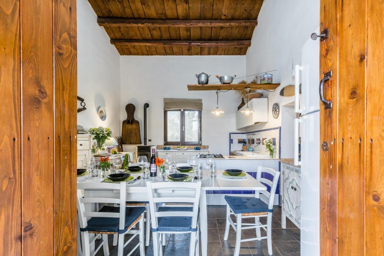 הוילה אבולה Authentic Sicilian Charm, Pool, Sea View, Wi-Fi & Parking מראה חיצוני תמונה