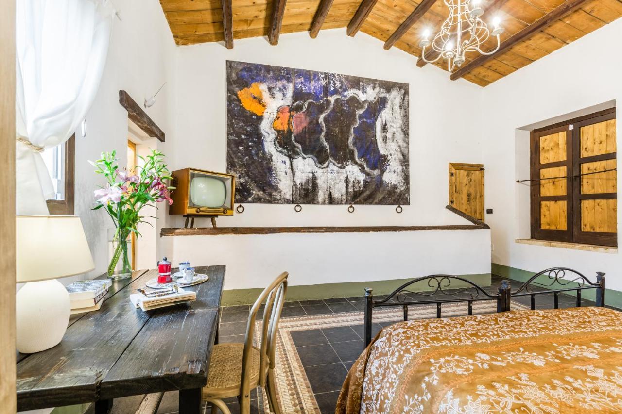 הוילה אבולה Authentic Sicilian Charm, Pool, Sea View, Wi-Fi & Parking מראה חיצוני תמונה