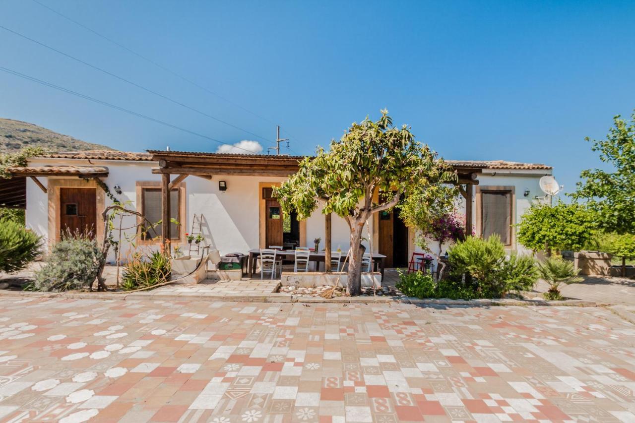 הוילה אבולה Authentic Sicilian Charm, Pool, Sea View, Wi-Fi & Parking מראה חיצוני תמונה